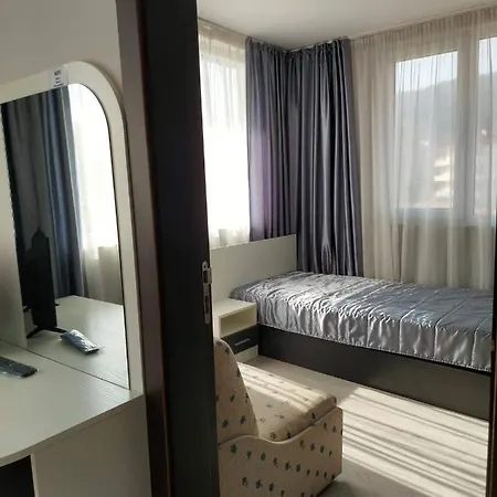 Guest house Perla 2*
